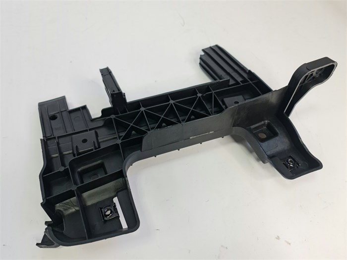 Кронштейн решетки радиатора левый Haval Jolion 5509117XST01A