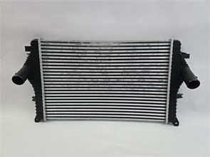 {{photo.Alt || photo.Description || 'Радиатор интеркулера Haval M6 уценка'}}