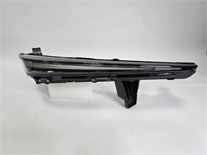 {{photo.Alt || photo.Description || 'Фара правая Changan UNI-T (верхняя)'}}