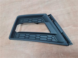 {{photo.Alt || photo.Description || 'Рамка противотуманной фары Changan CS55'}}