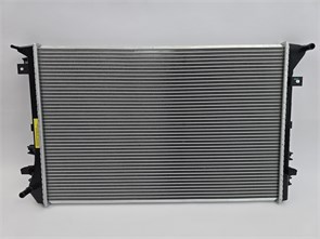 {{photo.Alt || photo.Description || 'Радиатор охлаждения (ДВС) Changan UNI-V / Lamore'}}